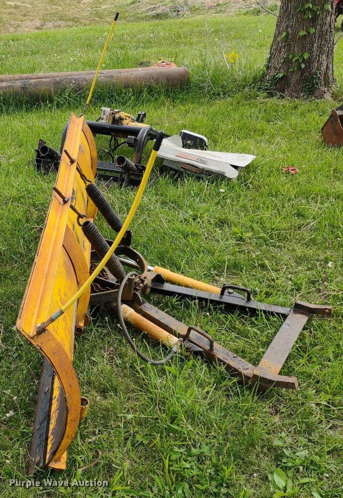 image for item DQ1710 Meyer ST-90  7'6"W snow plow