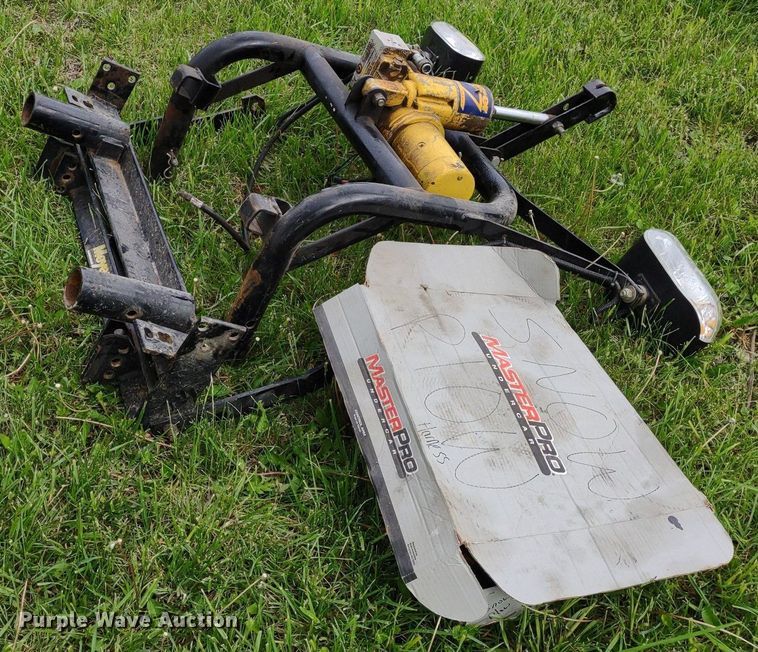 image for item DQ1710 Meyer ST-90  7'6"W snow plow