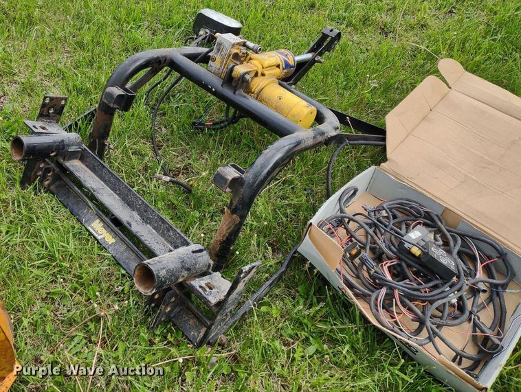 image for item DQ1710 Meyer ST-90  7'6"W snow plow