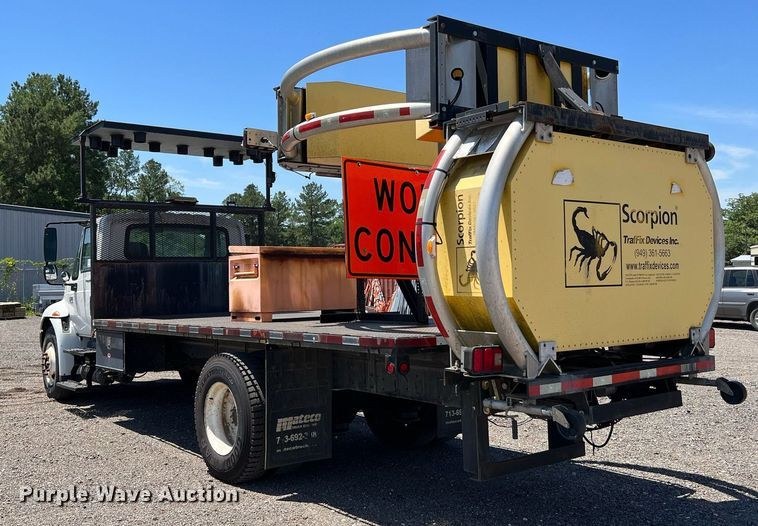 image for item DQ2045 2005 International 4300  flatbed truck with crash attenuator