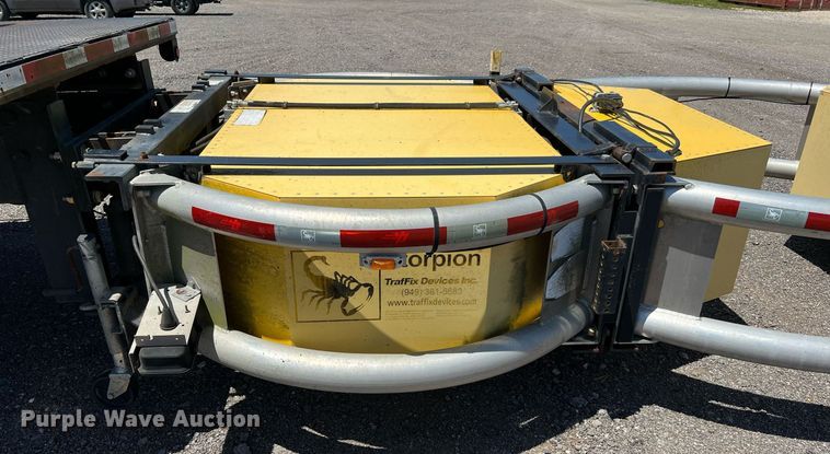 image for item DQ2045 2005 International 4300  flatbed truck with crash attenuator