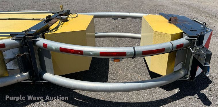 image for item DQ2045 2005 International 4300  flatbed truck with crash attenuator