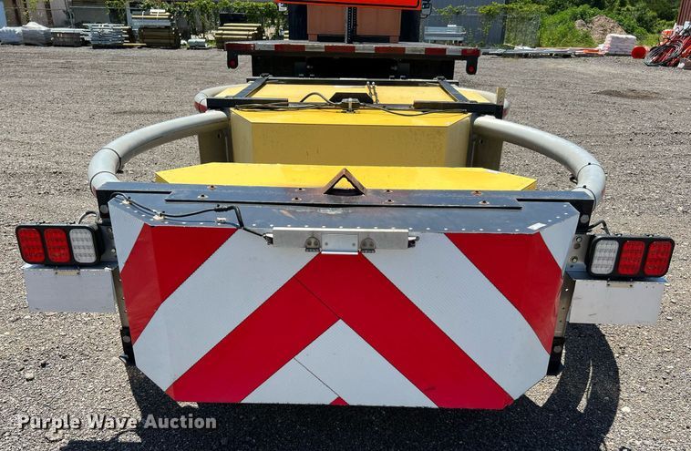 image for item DQ2045 2005 International 4300  flatbed truck with crash attenuator