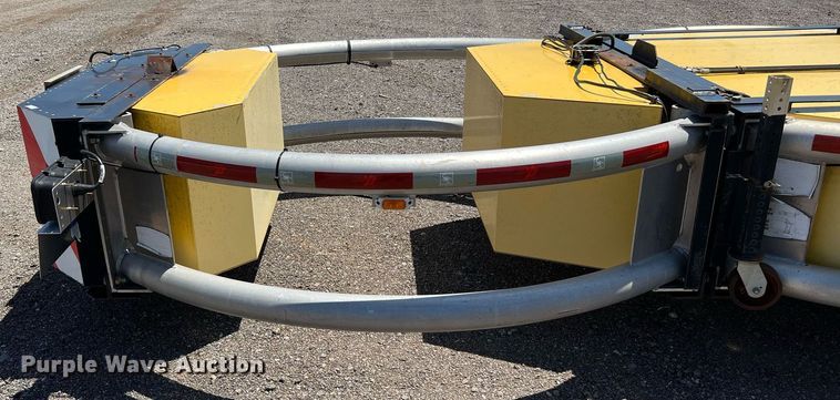 image for item DQ2045 2005 International 4300  flatbed truck with crash attenuator