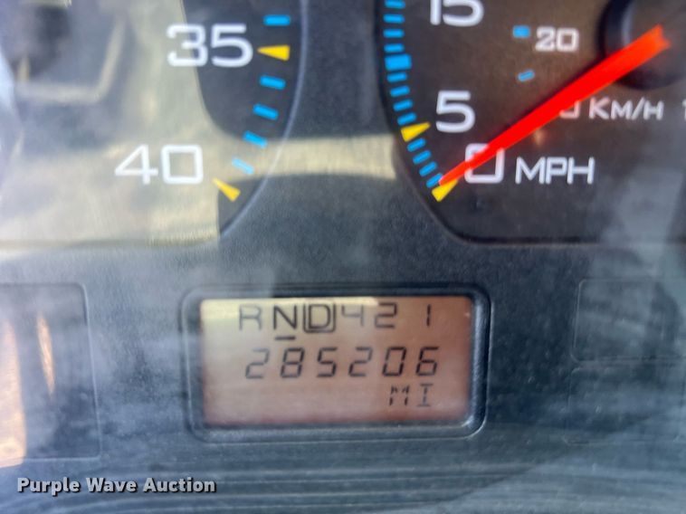 image for item DQ2045 2005 International 4300  flatbed truck with crash attenuator