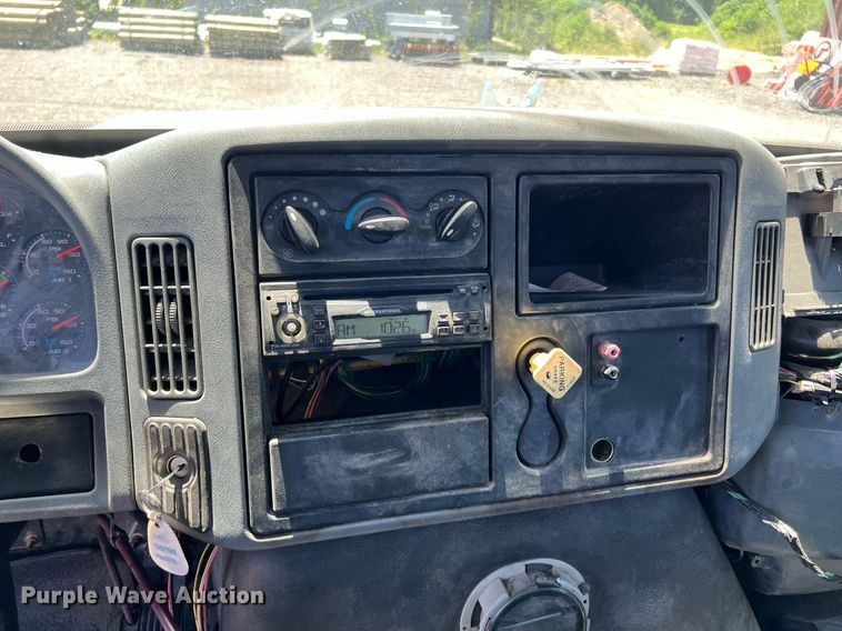 image for item DQ2045 2005 International 4300  flatbed truck with crash attenuator