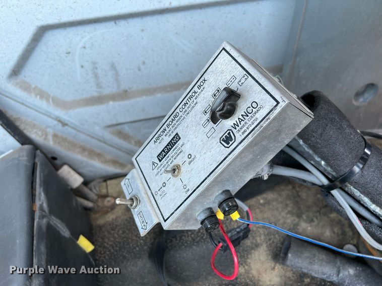 image for item DQ2045 2005 International 4300  flatbed truck with crash attenuator