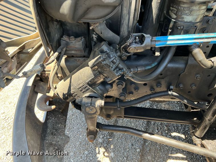 image for item DQ2045 2005 International 4300  flatbed truck with crash attenuator