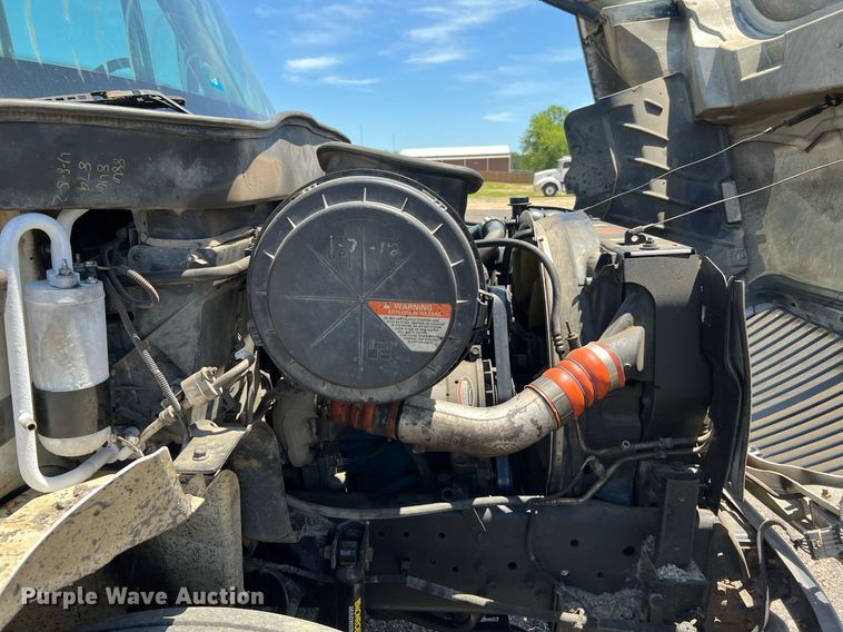 image for item DQ2045 2005 International 4300  flatbed truck with crash attenuator