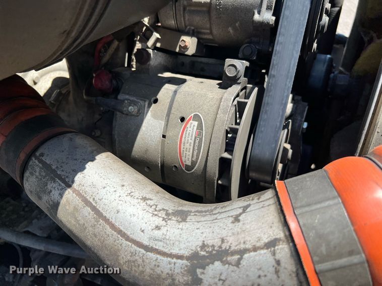 image for item DQ2045 2005 International 4300  flatbed truck with crash attenuator