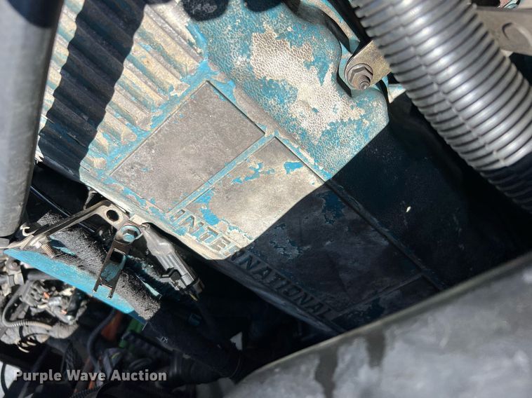 image for item DQ2045 2005 International 4300  flatbed truck with crash attenuator