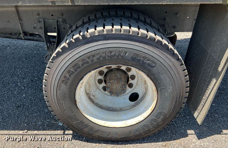 image for item DQ2045 2005 International 4300  flatbed truck with crash attenuator