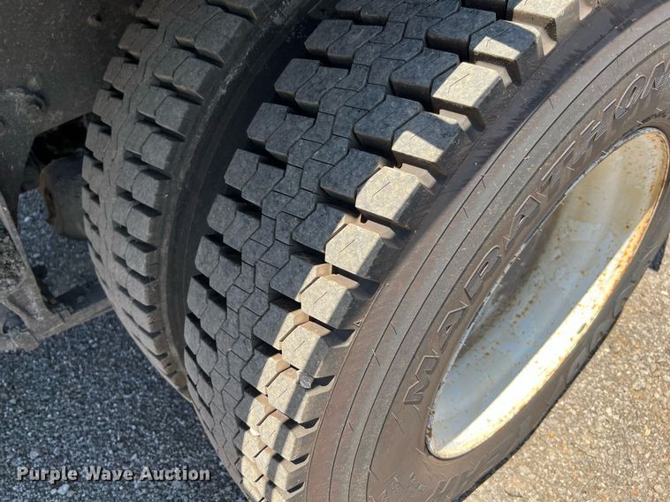 image for item DQ2045 2005 International 4300  flatbed truck with crash attenuator