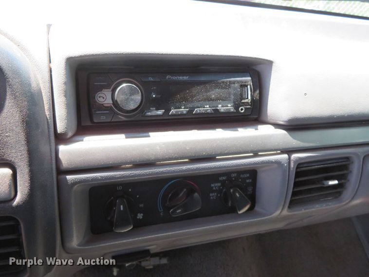 image for item DR0169 1997 Ford F350  pickup truck