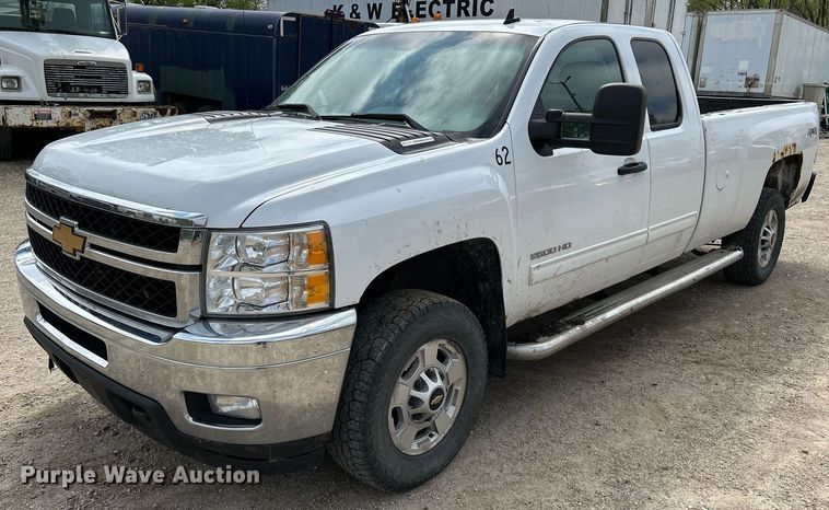 image for item DR4607 2013 Chevrolet Silverado 2500HD LT  Ext. Cab pickup truck
