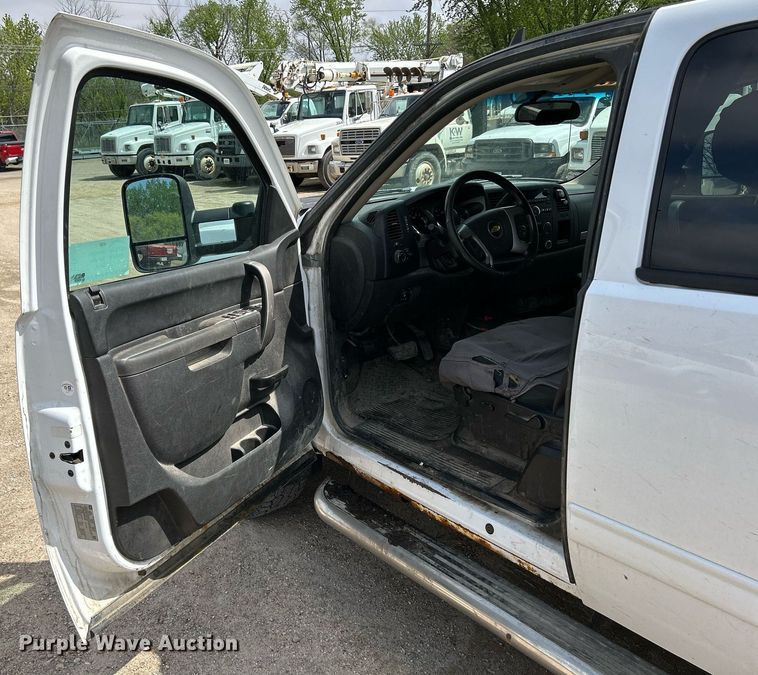 image for item DR4607 2013 Chevrolet Silverado 2500HD LT  Ext. Cab pickup truck