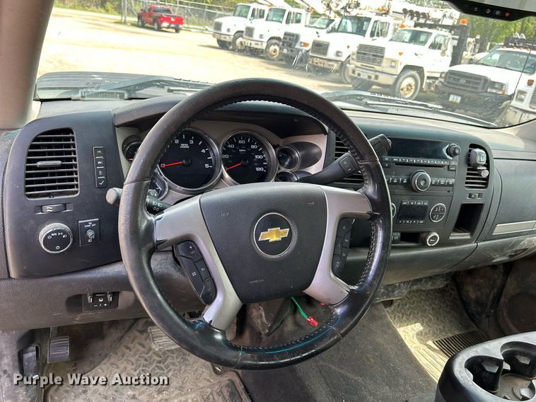 image for item DR4607 2013 Chevrolet Silverado 2500HD LT  Ext. Cab pickup truck