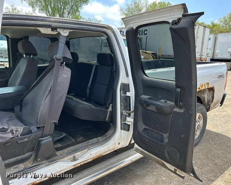 image for item DR4607 2013 Chevrolet Silverado 2500HD LT  Ext. Cab pickup truck
