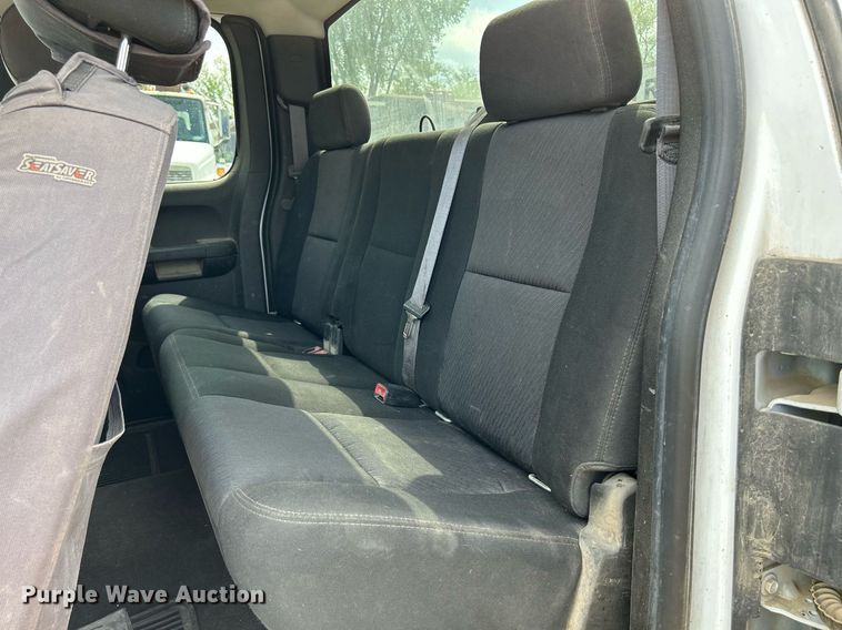 image for item DR4607 2013 Chevrolet Silverado 2500HD LT  Ext. Cab pickup truck