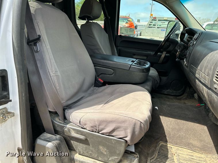 image for item DR4607 2013 Chevrolet Silverado 2500HD LT  Ext. Cab pickup truck