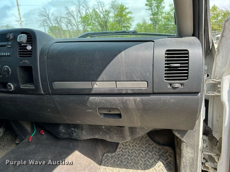 image for item DR4607 2013 Chevrolet Silverado 2500HD LT  Ext. Cab pickup truck