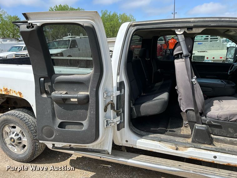 image for item DR4607 2013 Chevrolet Silverado 2500HD LT  Ext. Cab pickup truck