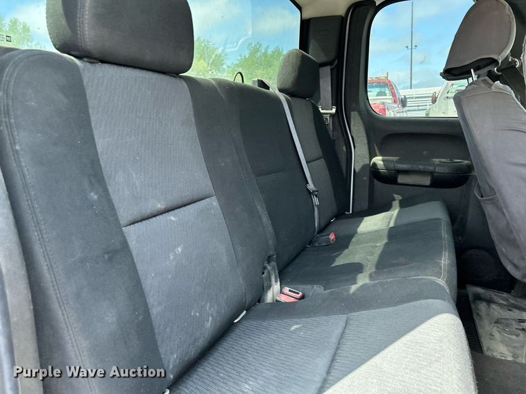 image for item DR4607 2013 Chevrolet Silverado 2500HD LT  Ext. Cab pickup truck