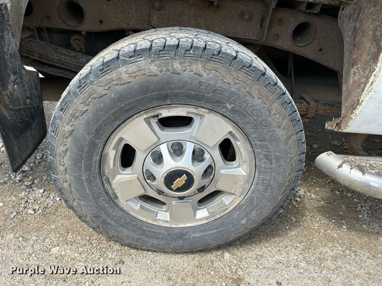 image for item DR4607 2013 Chevrolet Silverado 2500HD LT  Ext. Cab pickup truck