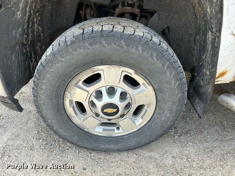 image for item DR4607 2013 Chevrolet Silverado 2500HD LT  Ext. Cab pickup truck