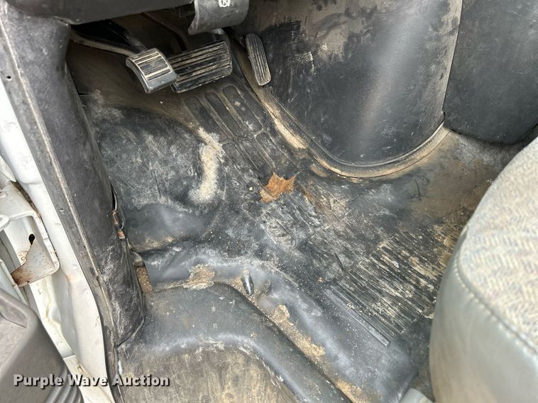 image for item DR4611 2004 GMC Savana G2500  van