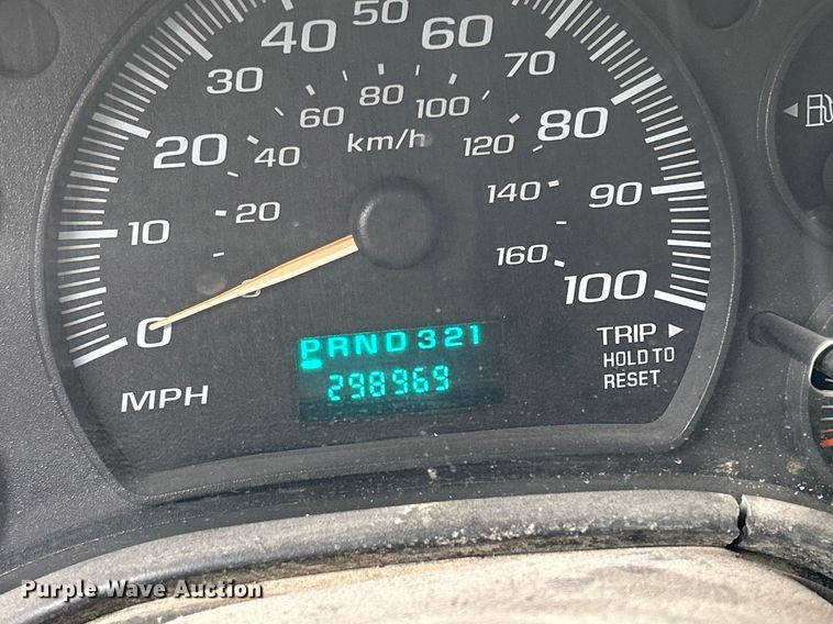 image for item DR4611 2004 GMC Savana G2500  van