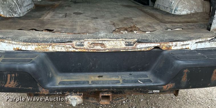 image for item DR4611 2004 GMC Savana G2500  van