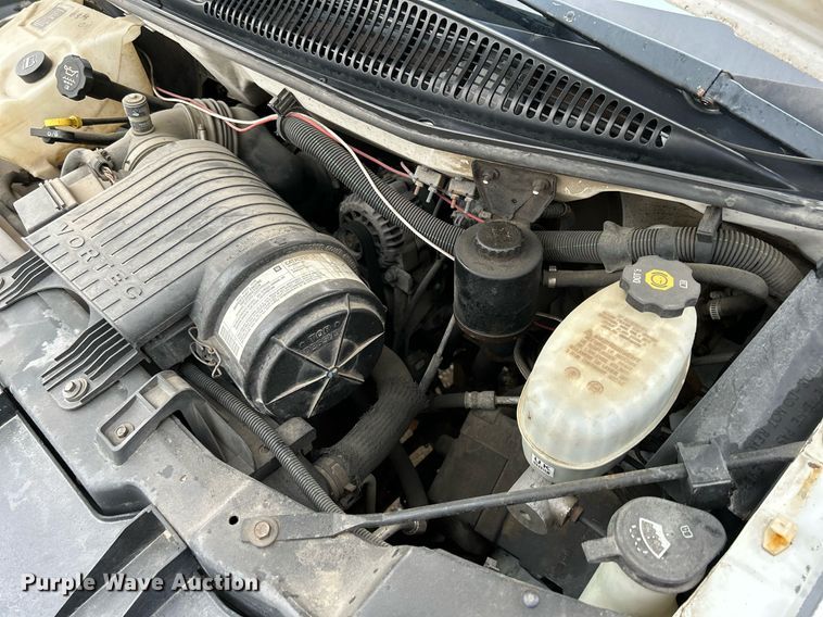 image for item DR4611 2004 GMC Savana G2500  van