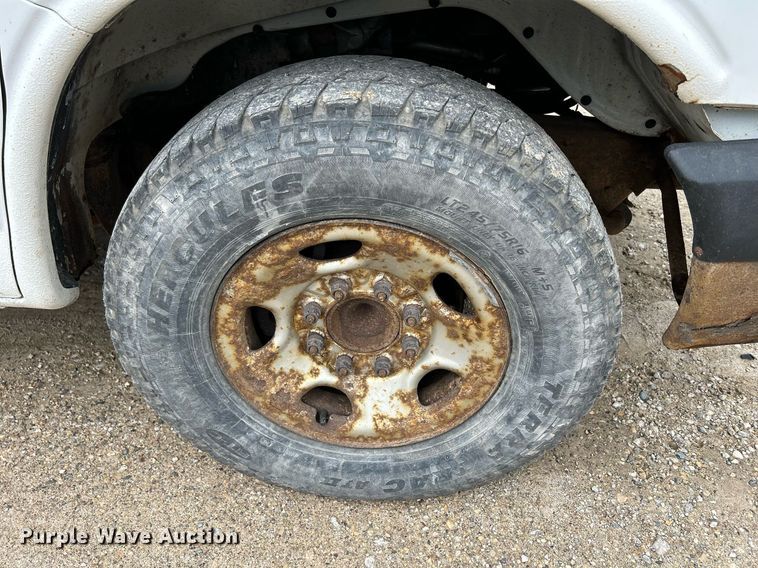 image for item DR4611 2004 GMC Savana G2500  van