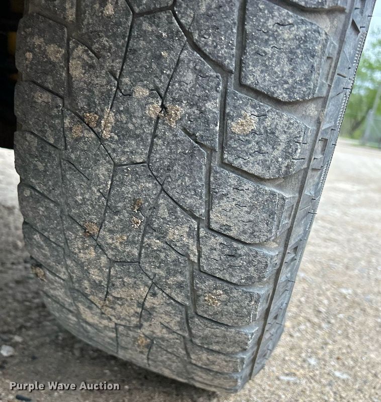 image for item DR4611 2004 GMC Savana G2500  van