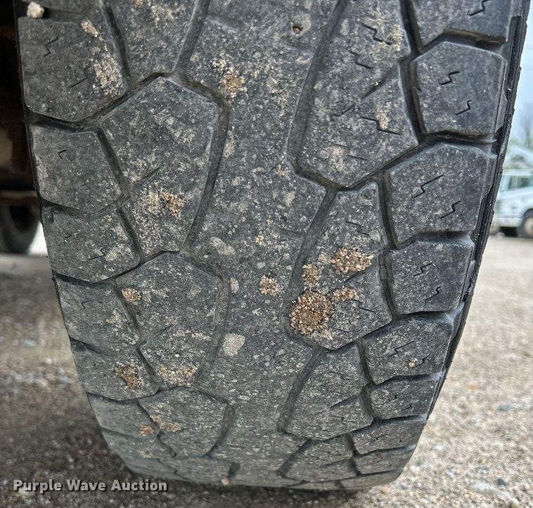 image for item DR4611 2004 GMC Savana G2500  van