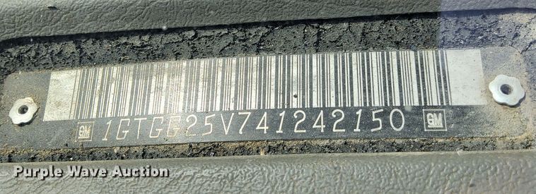 image for item DR4611 2004 GMC Savana G2500  van