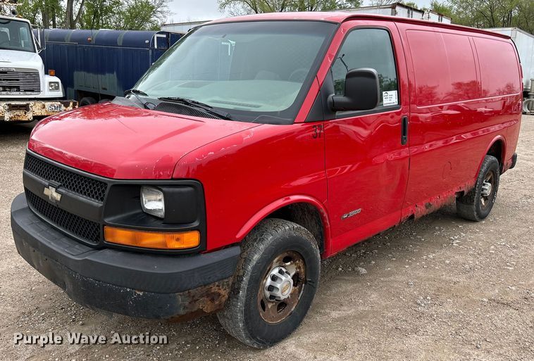 image for item DR4613 2005 Chevrolet Express 3500  van