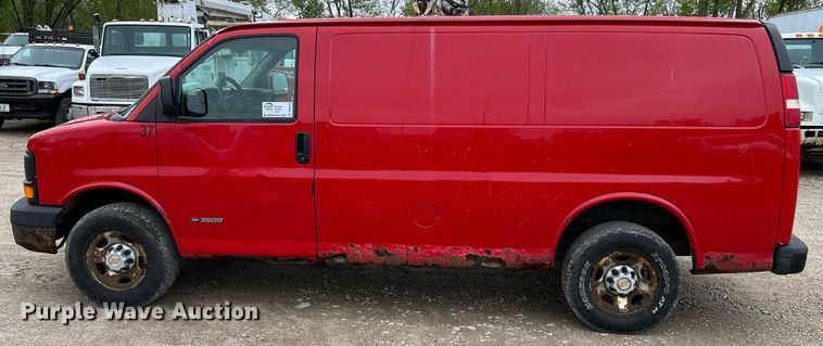 image for item DR4613 2005 Chevrolet Express 3500  van