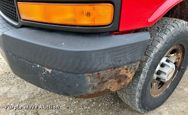 image for item DR4613 2005 Chevrolet Express 3500  van