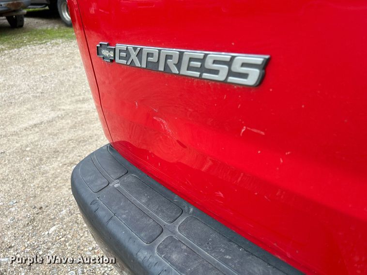 image for item DR4613 2005 Chevrolet Express 3500  van