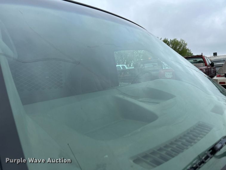 image for item DR4613 2005 Chevrolet Express 3500  van