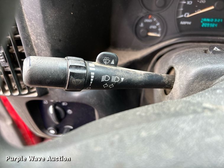 image for item DR4613 2005 Chevrolet Express 3500  van