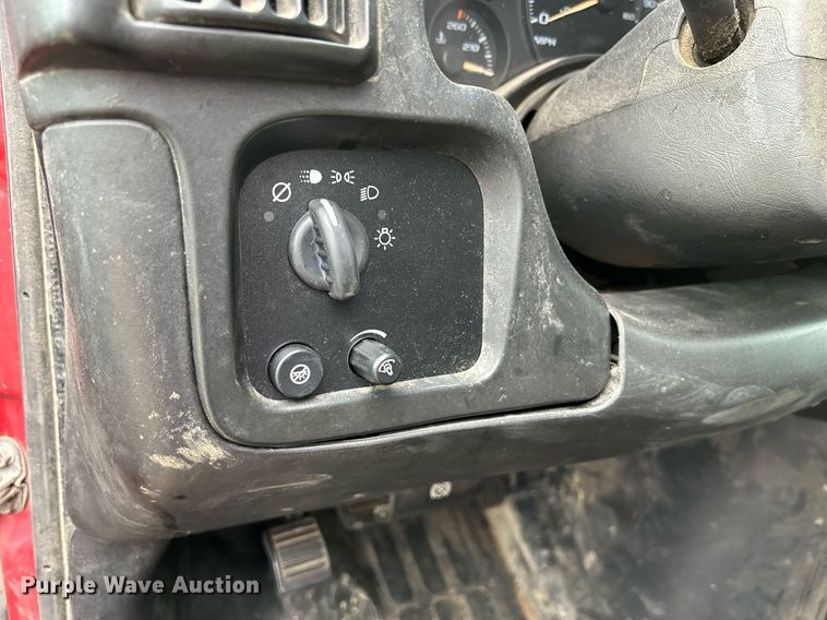 image for item DR4613 2005 Chevrolet Express 3500  van