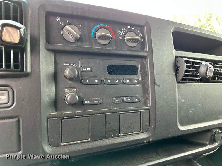 image for item DR4613 2005 Chevrolet Express 3500  van