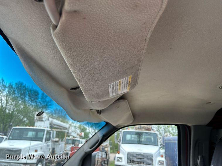 image for item DR4613 2005 Chevrolet Express 3500  van