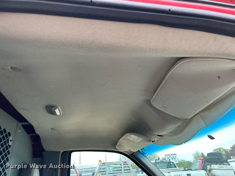 image for item DR4613 2005 Chevrolet Express 3500  van