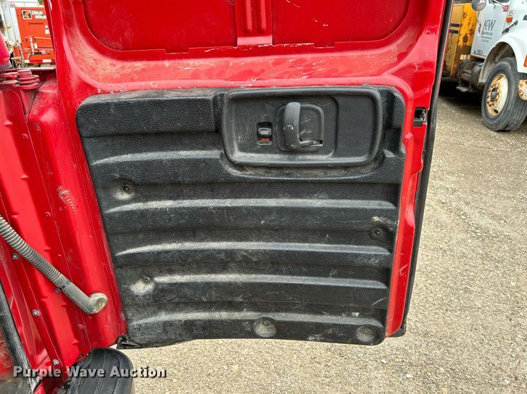 image for item DR4613 2005 Chevrolet Express 3500  van