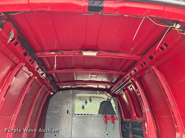 image for item DR4613 2005 Chevrolet Express 3500  van