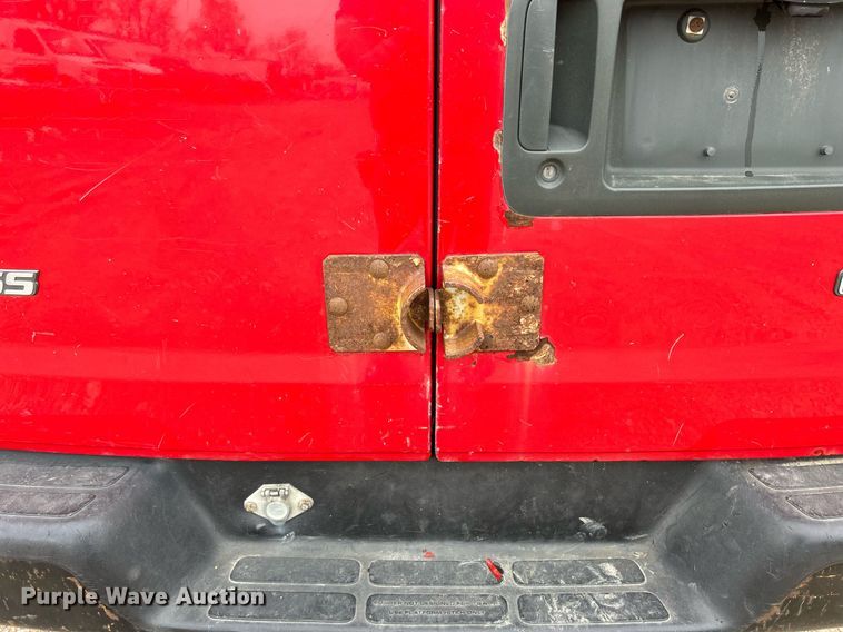 image for item DR4613 2005 Chevrolet Express 3500  van